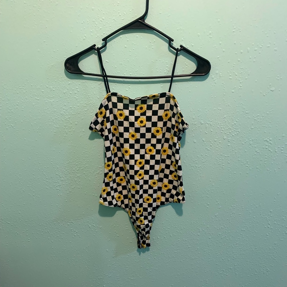 Rue 21 checkered and sunflowers body suit. Size medium